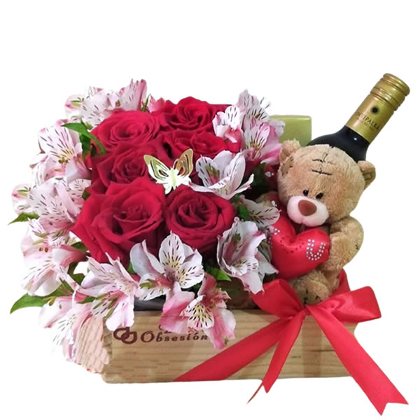 Floral arrangements, arrangements with roses, wine and roses, stuffed animals and roses, rosatel, Valentine's Day roses, Mother's Day roses, Peru surprises, Lima surprises, chocolates and wine, Peru gifts, Lima gifts, Peru details